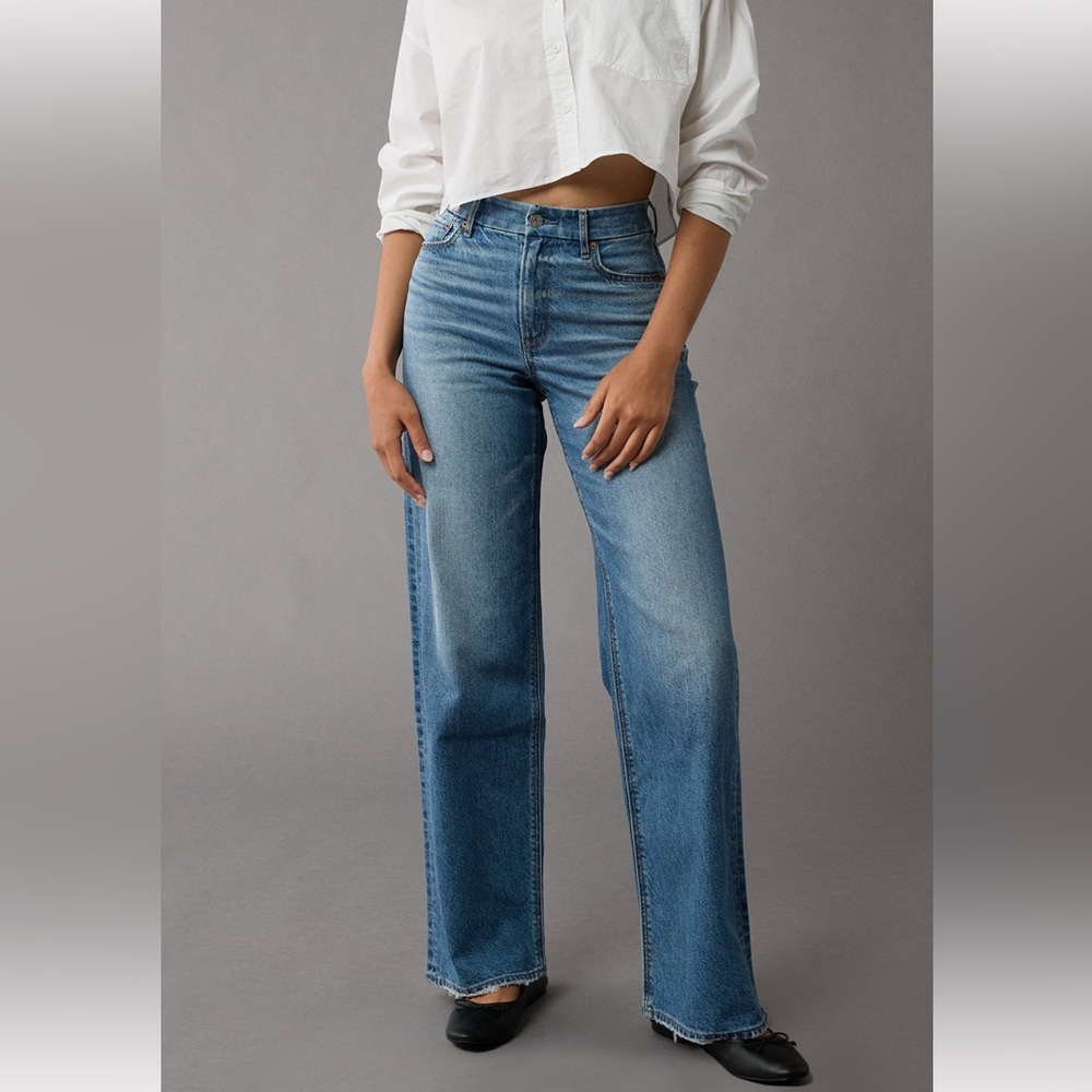 AE Strigid Curve Super High Waisted Baggy Straight Jeans